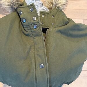 SERAPHINE 3:1 MATERNITY COAT. FAUX FUR LINING. GREEN KHAKI COLOR.
